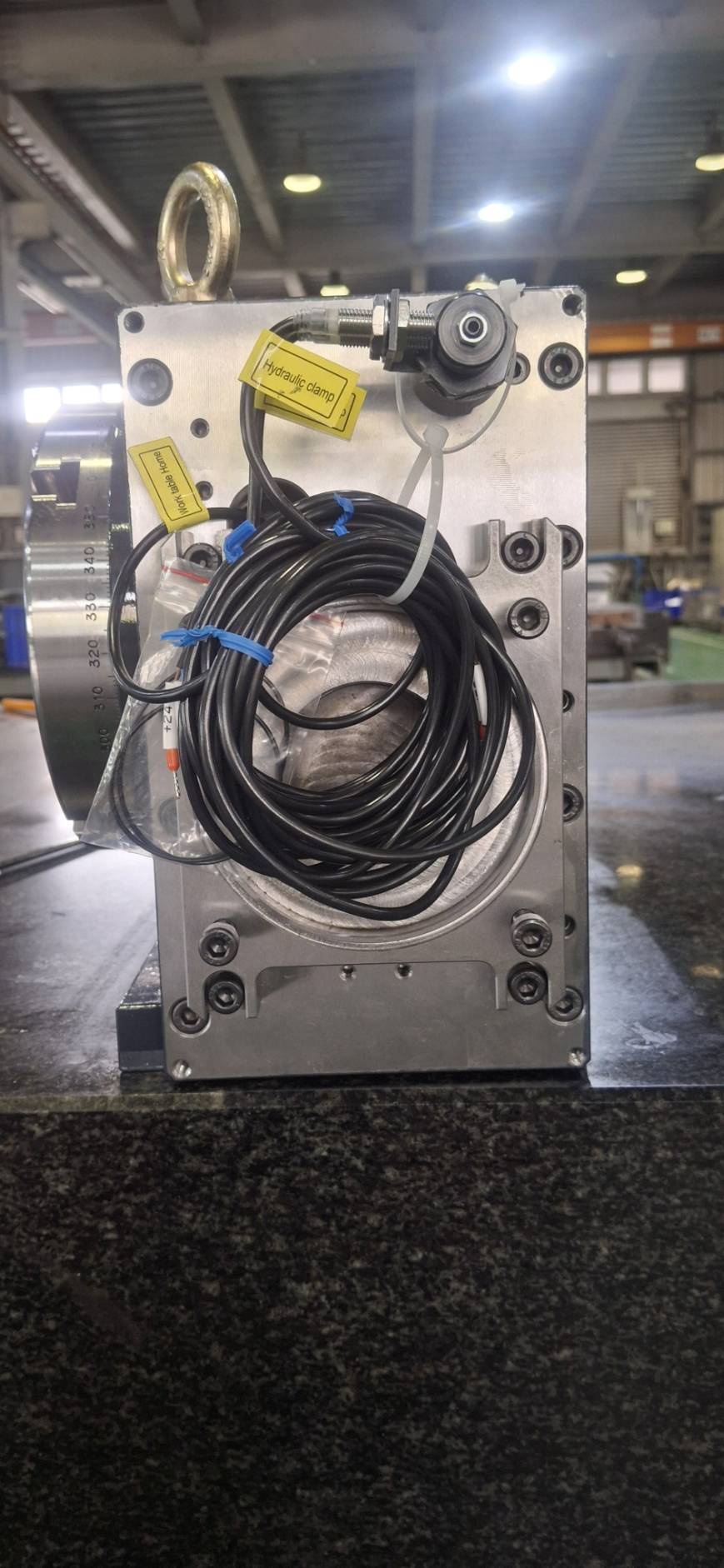 Hydraulic connections and cable routing