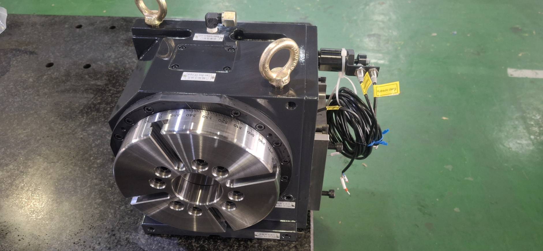 ER200 rotary table with machined faceplate and hydraulic connections
